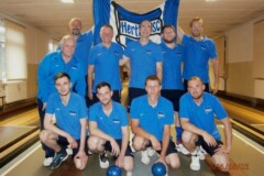 <b>Hertha BSC Berlin</b><br/>
(7. Platz 2017/2018)<br/>
Hinten von links: Andreas Ziebarth, Stephan Lazarus, Norbert Gattner,<br/> Uwe Taubenheim, Marc Süßmilch
und Gerhard Omak<br/>
Vorne von links: Timo Koch, Sebastian Witschef, Oliver Hammer und Patrick Schneider