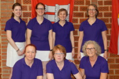 <b>Nine Pin Hamburg II</b><br/>
Aufsteiger Saison 2017/18<br/>
Hinten von links: Nadine Schütt, Mandy Schnitzer, Birgit Schumacher, Sandra Oetling<br/>
Vorne von links: Tanja Slopianka, Heike Stemmler und Heidi Jannink