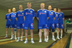 <b>SV Blau-Weiß 76 Stavenhagen</b><br/>
Von links nach rechts: Torsten Schwarz,
Klaus-Dieter Zaluski, Sven Wiesener, Andreas Huth,<br/>Dirk Strese, Klaus Wermann, Steffen Ast und Torsten Stahlberg