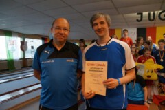 Ehrennadel in Bronze für Steffen Ast vom Blau Weiß Stavenhagen