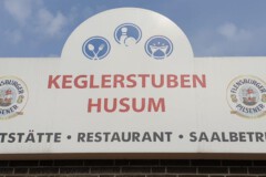 Eingang Kegelhalle in Husum