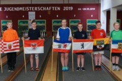 Die Fahnenträger der Ländermannschaften