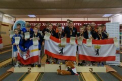<b>Mannschaft männlich U14</b><br>
2. Platz LKKSV Vorpommern-Greifswald (3198 Holz)<br>
1. Platz Berliner SKV I (3230 Holz)<br>
3. Platz Berliner SKV II (3187 Holz)