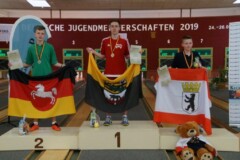 <b>Einzel männliche U14</b><br>
2. Platz Tim Lucas Brunhöfer vom SKV Bremervörde (826 Holz)<br>
1. Platz Maurice Bläß vom KKBV Harz (829 Holz)<br>
3. Platz Tobias Scheffler vom Berliner SKV (815 Holz)
