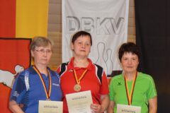 <b>Einzel Damen B</b><br>
2. Marianne Wilke (Prignitzer KV)<br>
1. Dagmar Penndorf (VK Spandau)<br>
3. Petra Hartleib (Peiner KV)