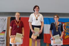 <b>Einzel Damen</b><br>
2. Platz Nancy Prievenau (SG Kiel)<br>
1. Platz Jana Behrens (SKV Delmenhorst)<br>
3. Platz Yvonne Hinsemann (VHK Hannover)