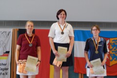 <b>Einzel Damen</b><br>
2. Platz Nancy Prievenau (SG Kiel)<br>
1. Platz Jana Behrens (SKV Delmenhorst)<br>
3. Platz Yvonne Hinsemann (VHK Hannover)