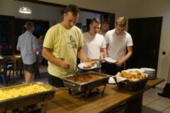 Abendessen Currywurst mit Pommes