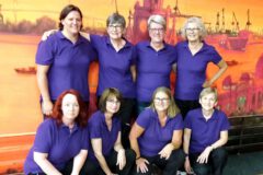 <b>SG Ninepin Hamburg</b><br/>
Hinten von links: Martina Michael, Birgit Hartmann, Gisela Brose und Heidemarie Jannink<br/>
Vorne von links: Tanja Slopianka, Kirsten Ruge, Wiebke Wohlgemuth und Birgitt Schumacher