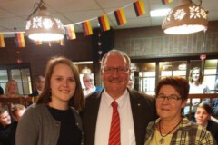 Wimpel stellvertretend an Gabriela Beckmann für das gesamte Orga-Team