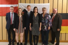 von links: die Betreuer Rainer, Sharon, Dominik und Anke<br/>
Jugendpressewartin Petra
und Delegationsleiter Thomas