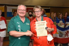 Petra Sander erhält die Ehrennadel des DBKV in Gold