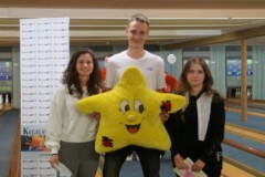 Übergabe von Knautschi an Henry Ritter