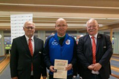 Jörg Gresch erhält die Ehrennadel des DBKV in Gold