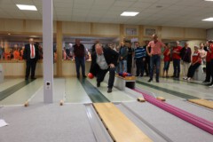 Uwe Sandtjer spielt die erste Kugel bei der Deutschen Meisterschaft 2022