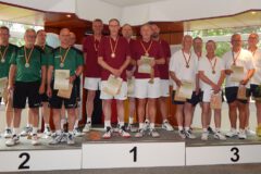 <b>Verein Herren A</b><br>
2. Platz Verein Pinneberger Kegler<br>
1. Platz SG Kiel<br>
3. Platz SKV Schwerin