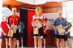 <b>Einzel Damen B</b><br>
2. Platz Jutta Wunderlich (MTV Aurich 1862)<br>
1. Platz Ute Wachtendorf (Bremer KV)<br>
3. Platz Marianne Wilke (Prignitzer KV)