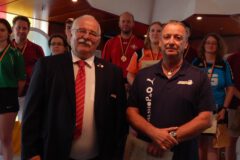 DBKV-Sportwart Herren Andreas Siemon erhält von Frank Ziegler das Verdienstabzeichen des DKB in Silber