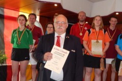 DBKV-Vizepräsident Frank Ziegler erhält die Ehrennadel des DBKV in Gold