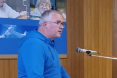 1. Vorsitzender Kegler Verein Bremerhaven Michael Onken bei der Eröffnung