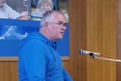 1. Vorsitzender Kegler Verein Bremerhaven Michael Onken bei der Eröffnung