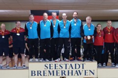 Siegerehrung Herren A<br>
2. Platz Niedersachsen<br>
1. Platz Schleswig-Holstein<br>
3. Platz Berlin