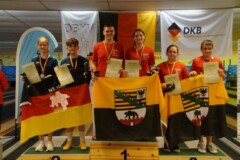 <b>Doppel U14 Mixed</b><br>
2. Platz Svea Jünemann / Paul Strich (JSG Braunschweiger Land)<br>
1. Platz Helene Gohlke / Ben Koetzsche (KKV Stendal)<br>
3. Platz Clara Schreiber / Pascal Helmholz (KKV Stendal)