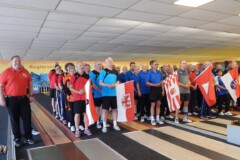 die Mannschaften bei der Eröffnung