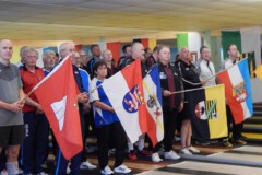 die Mannschaften bei der Eröffnung