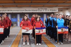 Mannschaften bei der Eröffnung