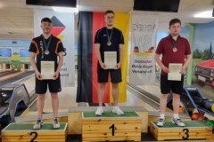 <b> Einzel U23 männlich </b><br>
2. Platz Lucas Scheffler (Berliner SKV)<br>
1. Platz Marvin Skriwanek (KV Landkreis Rostock)<br>
3. Platz Hauke Böttjer (SG Kiel)