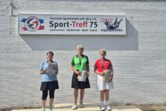 <b>Einzel Damen C</b><br>
2. Platz Ingrid Fleischmann-Klose (Männerturnverein Jever von 1862)<br>
1. Platz Regina Busse (KFV Barnim)<br>
3. Platz Helga Okatz (Cuxhavener Sportkegler-Vereinigung)