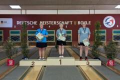 <b>Einzel Damen B</b><br>
2. Platz Urte Schütte (Verein Oldenburger Sportkegler)<br>
1. Platz Ute Wachtendorf (SG Weser)<br>
3. Platz Ute Fromm (SG Weser)