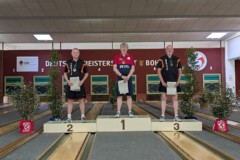 <b>Einzel Herren B</b><br>
2. Platz Norbert Gattner (Berliner SKV)<br>
1. Platz Kai Petersen (Husumer SV seit 1875)<br>
3. Platz Frank Lüer (Berliner SKV)